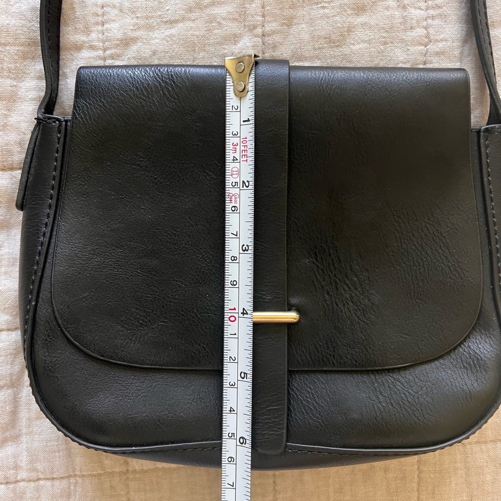 GAP Classic Black Womans Leather Purse - Picture 6 of 6